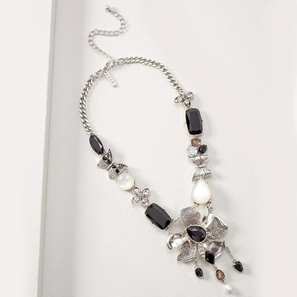 White House Black Market Jewelry - WHBM STUNNING Black Flower & Buttefly Silvertone Statement Necklace